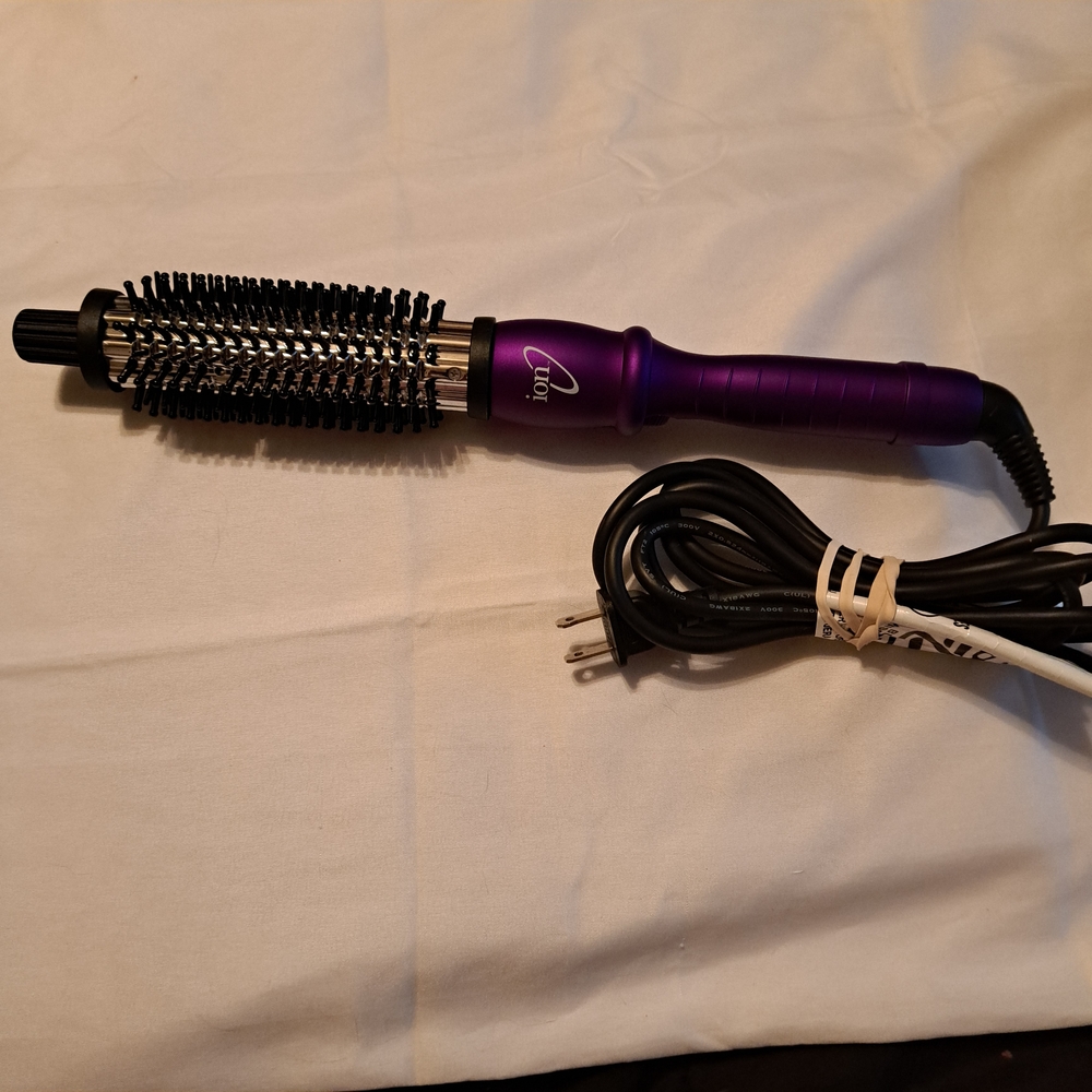 Ion Titanium Pro Brush Iron 1 1/4" Curls, Straightens And Volumizes Hair 200-400